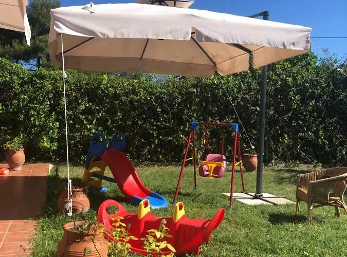 Anna House Palouri 度假居 *